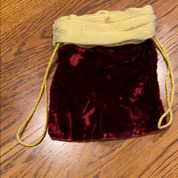 Beautiful Velvet Drawstring Gift Bags. Set of 3 - Picture 3 of 4